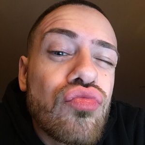 Meet your Posher, Derick